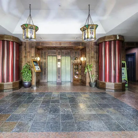 Grand Colony Hotel