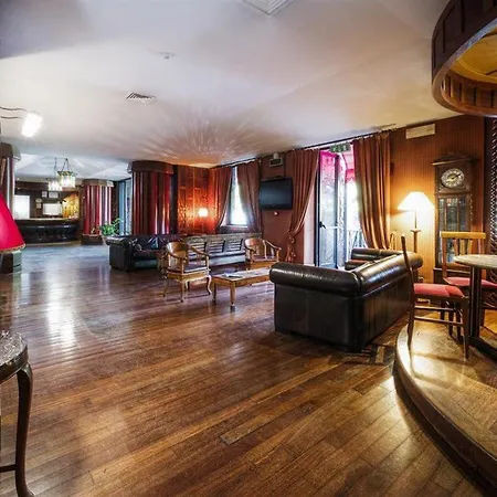 Hotel Grand Colony 3*
