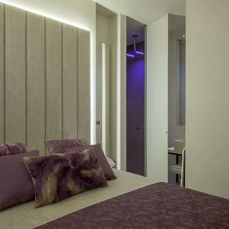 230 Luxury Roma