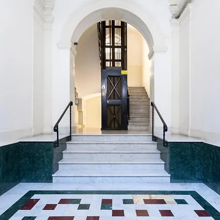 Vatican By Hili Apartmán