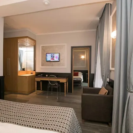 Duca D'alba - Chateaux & Collection מלון 4*