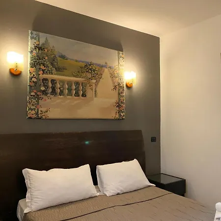 La Luna Romana 2*