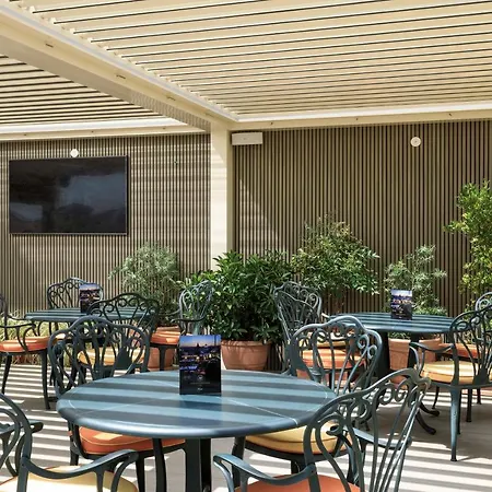 Marcella Royal - Rooftop Garden Hotel