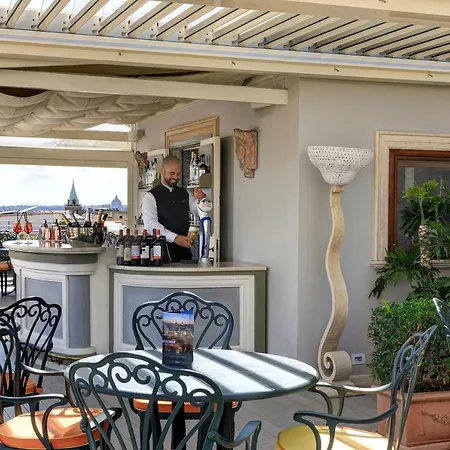 Hotel Marcella Royal - Rooftop Garden