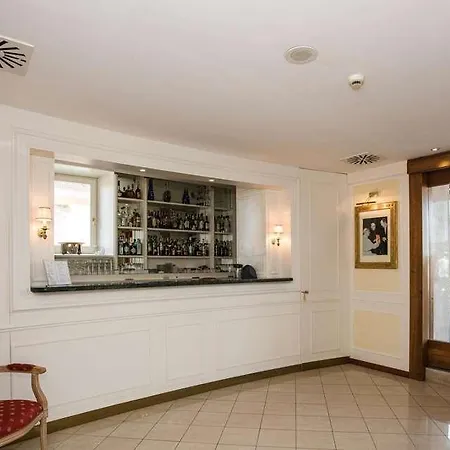 Residenza Paolo Vi 4* Rom