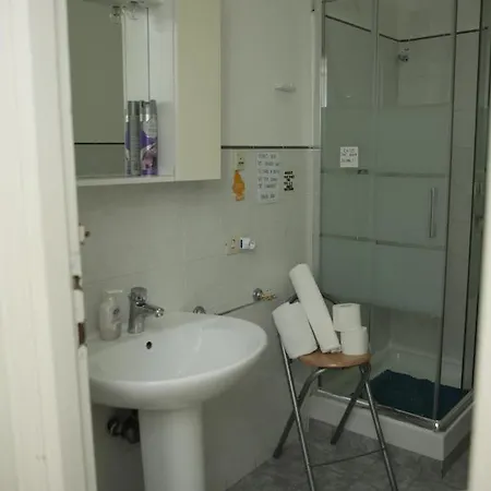 Bel Ami Bed & Breakfast 3*