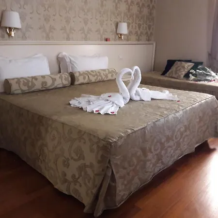 Domus Bocca Di Leone 3*