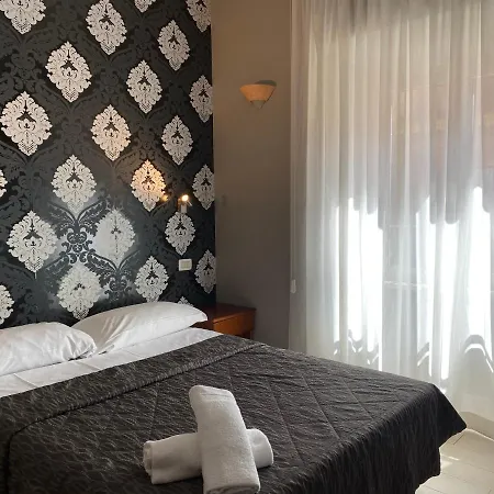Гостевой дом La Luna Romana 2*
