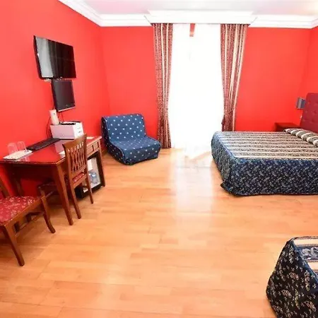 Augustus Hotel