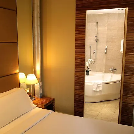 Saint John 4* Rome