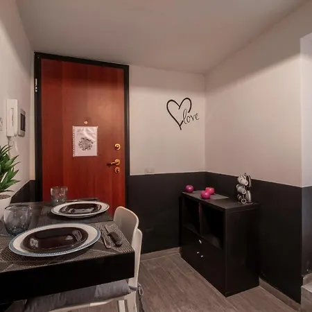 Piazza Vittorio Emanuele Netflix Apartment *