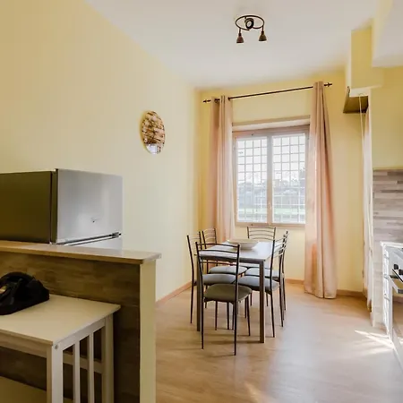 Le Rondini Apartment, 5 Persone, 2 Balconi, Policlinico Tor Vergata E Casilino Rome