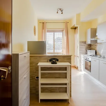 Le Rondini Apartment, 5 Persone, 2 Balconi, Policlinico Tor Vergata E Casilino