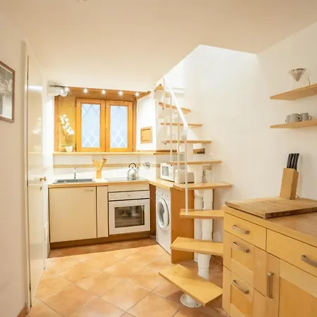Quiet And Cozy Trastevere Hideaway