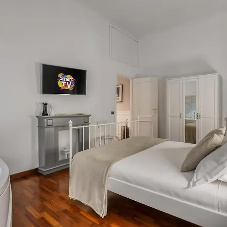 Atrhome Frattina Luxury