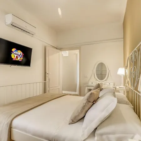 Atrhome Penthouse Frattina *