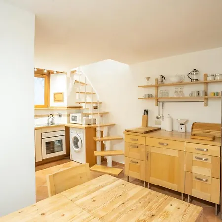 Quiet And Cozy Trastevere Hideaway