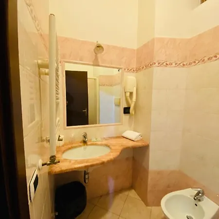 Ferrari Hotel 2*