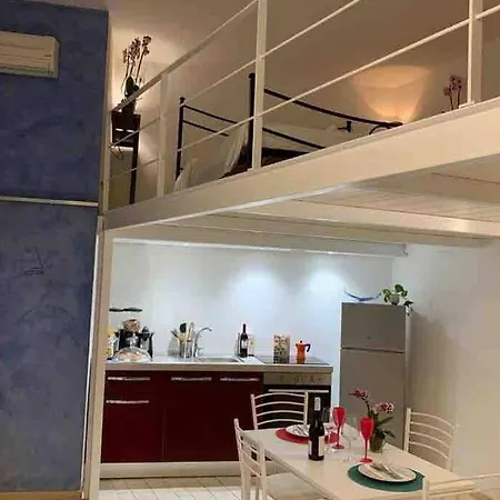 Small Mezzanine Colosseo Apartment