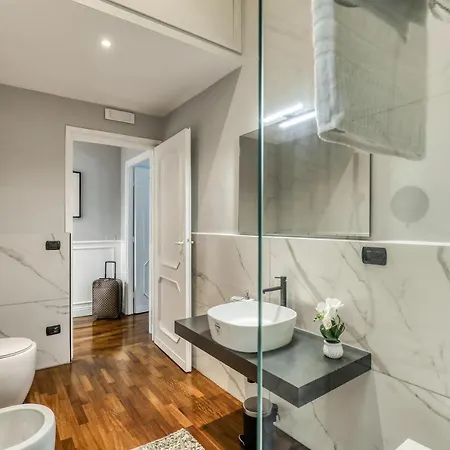 Atrhome Frattina Luxury * Rome