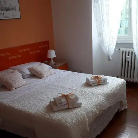 Domi Marconi 28 Apartment