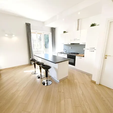 Apartment Bright Francesca Near Trastevere *