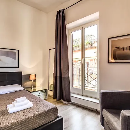 Lovely With Balcony In Campo De' Fiori Appartement *