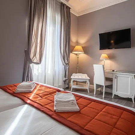 Bed & Breakfast Residenza Castrense 2*