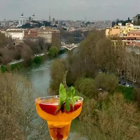 Terrace With Tiber View - Trastevere Apartment *