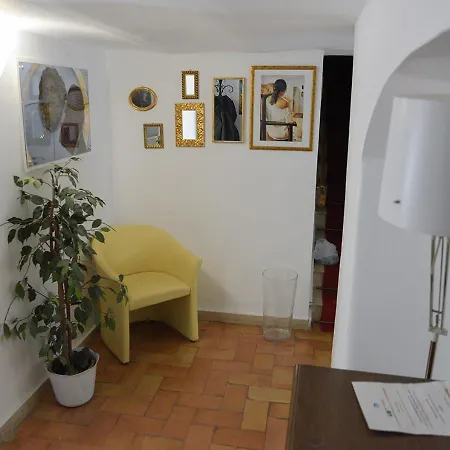Farnese 48 3* Rzym