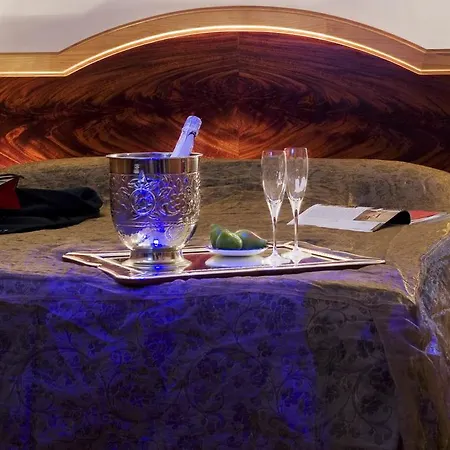 Relais Conte Di Cavour De Luxe Gasthof 2*