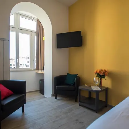 Raffaela's & Vatican Guest house