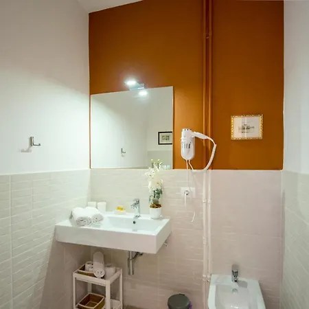 Raffaela's & Vatican Guest house