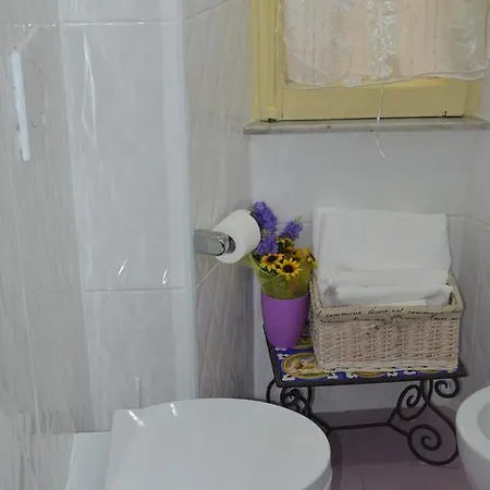 Charming House Bed & Breakfast Rome