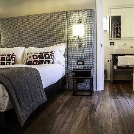 The Independent Guest house 4*