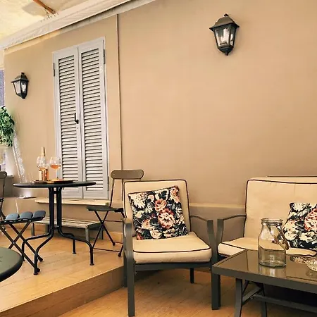 Bed & Breakfast Little Queen 3*