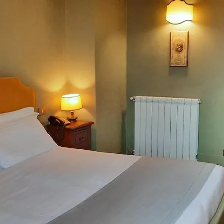 Domus Livia Pensión 3*