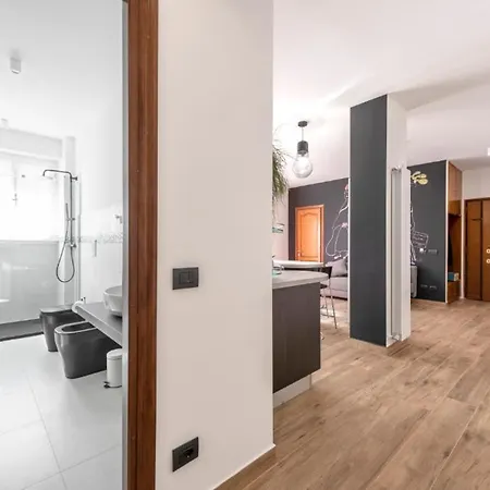 Apartment G&c House *