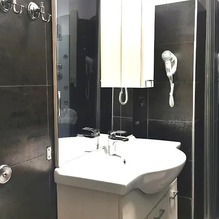 Cinema House 2 Bed & Breakfast *