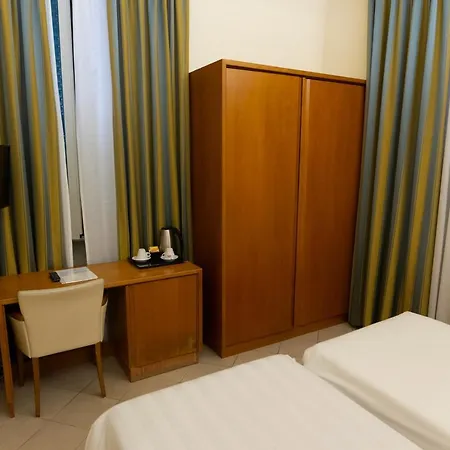 Crosti Szálloda 3*