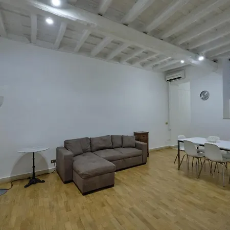 Domus Pastini * Рим
