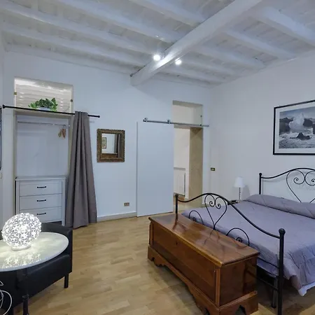 Apartment Domus Pastini Rome
