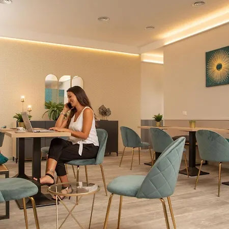 Sophie Terrace Hotel 3*