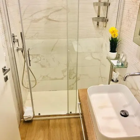 Kambal Luxury Pensión