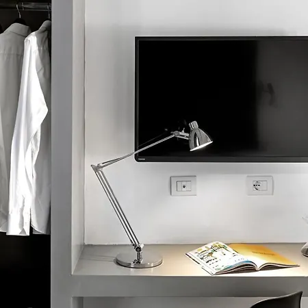 N - Space Modern Guestrooms Penzion Řím