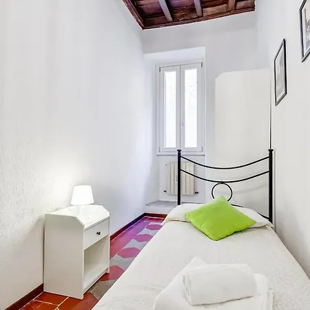 Spanish Steps Spacious Apartment Rome