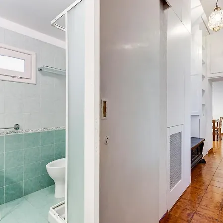 Spanish Steps Spacious Apartment Rome