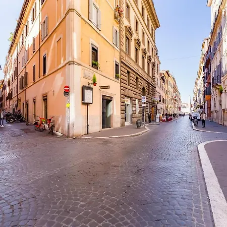 Spanish Steps Spacious Apartment Rome