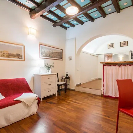 Colosseum Townhouse Apartment *
