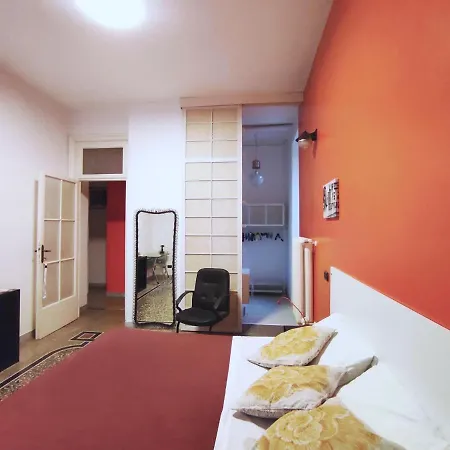Guest house Locazione Turistica San Giovanni, Via Voghera Rome